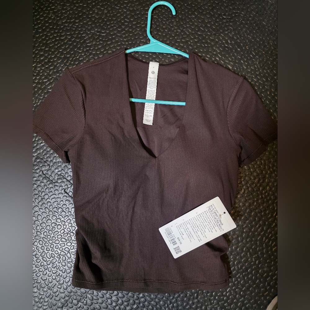 Lululemon Nwt All It Takes V Neck Tee B-D Rib Nulu
